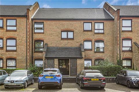 23 Horseshoe Close, London, E14 3EP