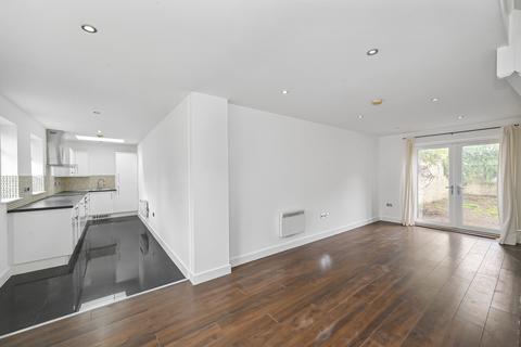 1 Michael Close, London, E3 4GG