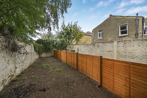 1 Michael Close, London, E3 4GG