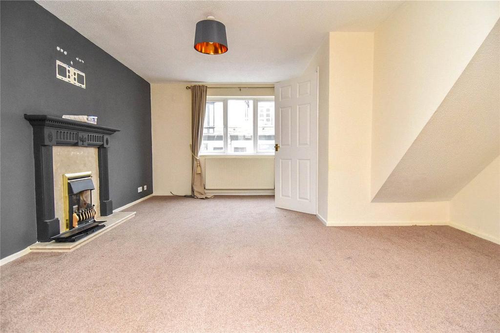 Worcester Road, Bromsgrove, B61 2 bed terraced house for sale £220,000