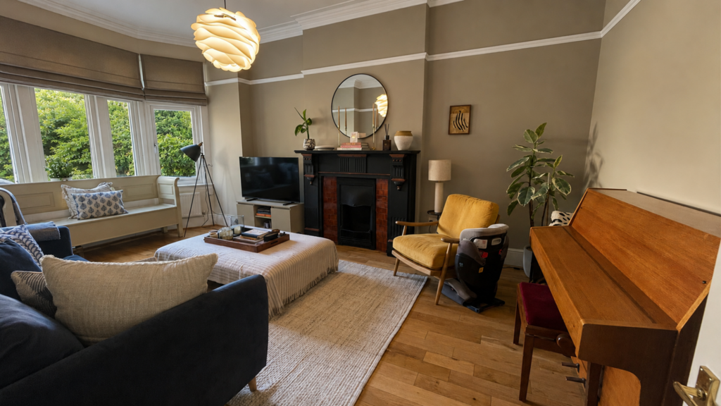 House in Winchmore Hill - View 2
