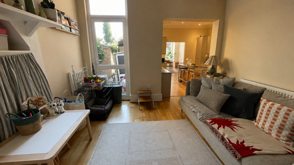House in Winchmore Hill - View 3