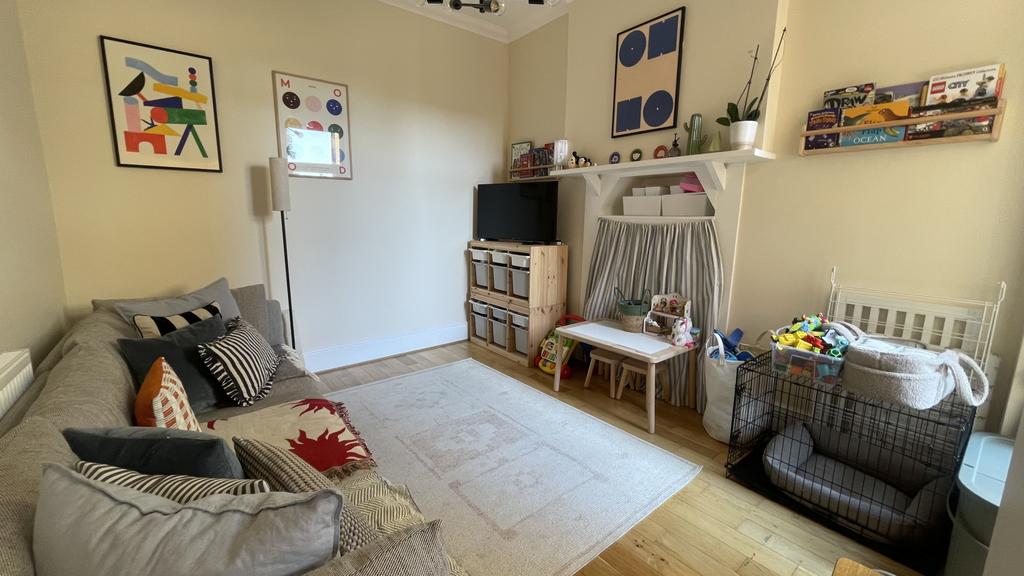House in Winchmore Hill - View 4