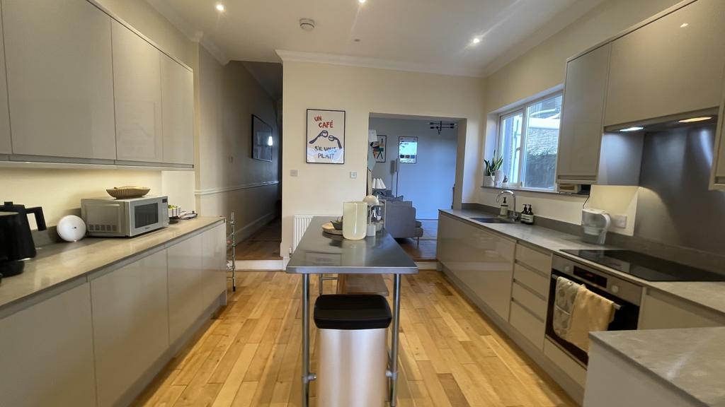 House in Winchmore Hill - View 5