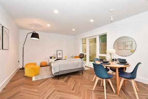 2 bedroom ground floor flat for sale - Braemar Avenue, South Croydon, Surrey