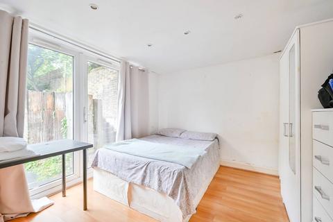 2 bedroom flat for sale, Horn Lane, Acton, London, W3