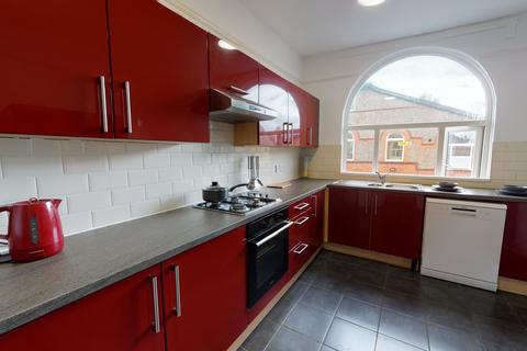 6 bedroom terraced house to rent, Allerton Road, Mossley Hill L18