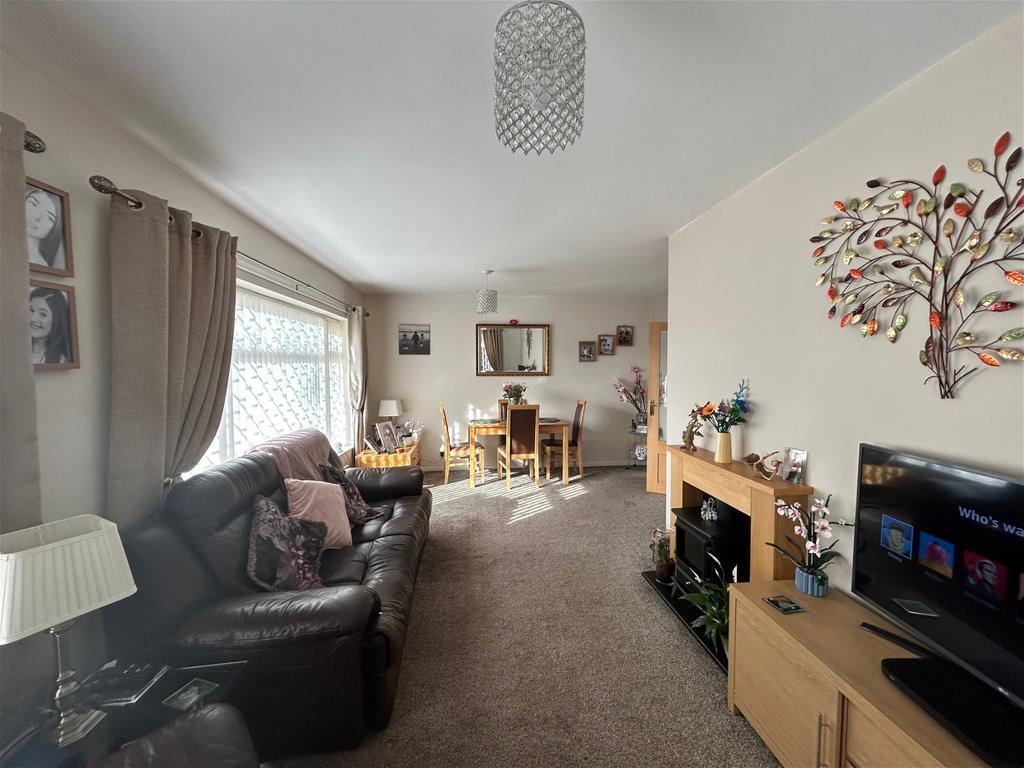 Lincoln Road, Skegness, Lincolnshire, PE25 2JG 3 bed detached bungalow for sale £199,950