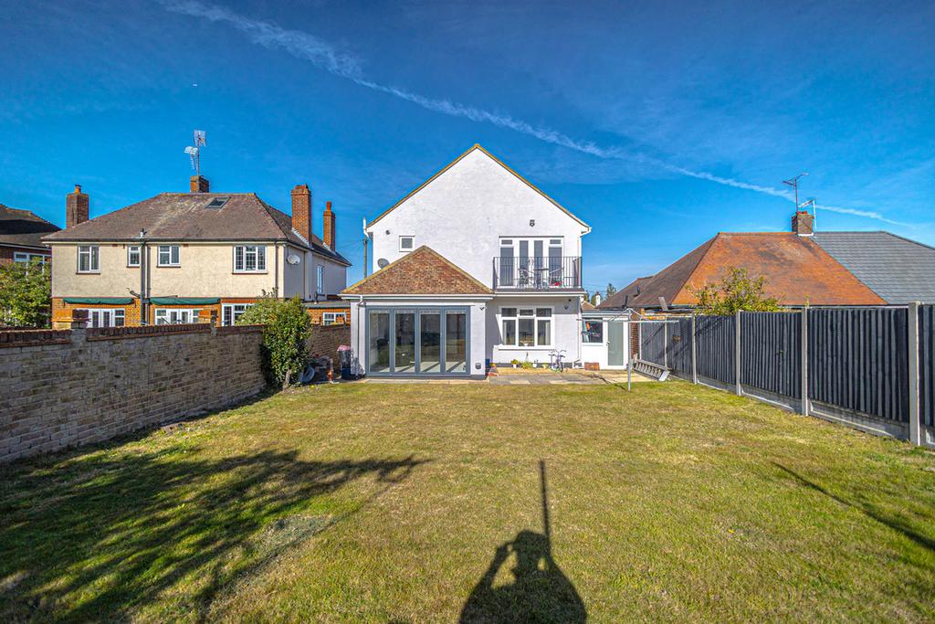 Midhurst Avenue, Westcliffonsea, SS0 4 bed detached house for sale