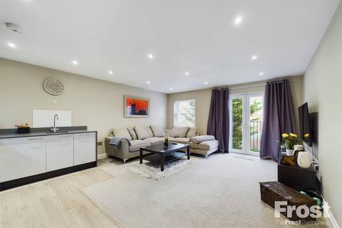 1 bedroom apartment for sale, Clarendon Road, Ashford, Surrey, TW15
