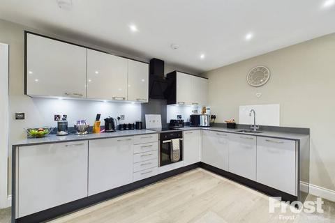 1 bedroom apartment for sale, Clarendon Road, Ashford, Surrey, TW15