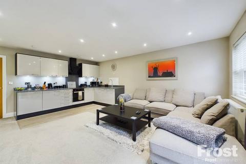 1 bedroom apartment for sale, Clarendon Road, Ashford, Surrey, TW15