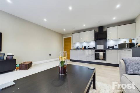 1 bedroom apartment for sale, Clarendon Road, Ashford, Surrey, TW15