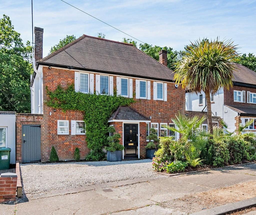 Norman Crescent, Pinner, HA5 5 bed detached house for sale £1,425,000