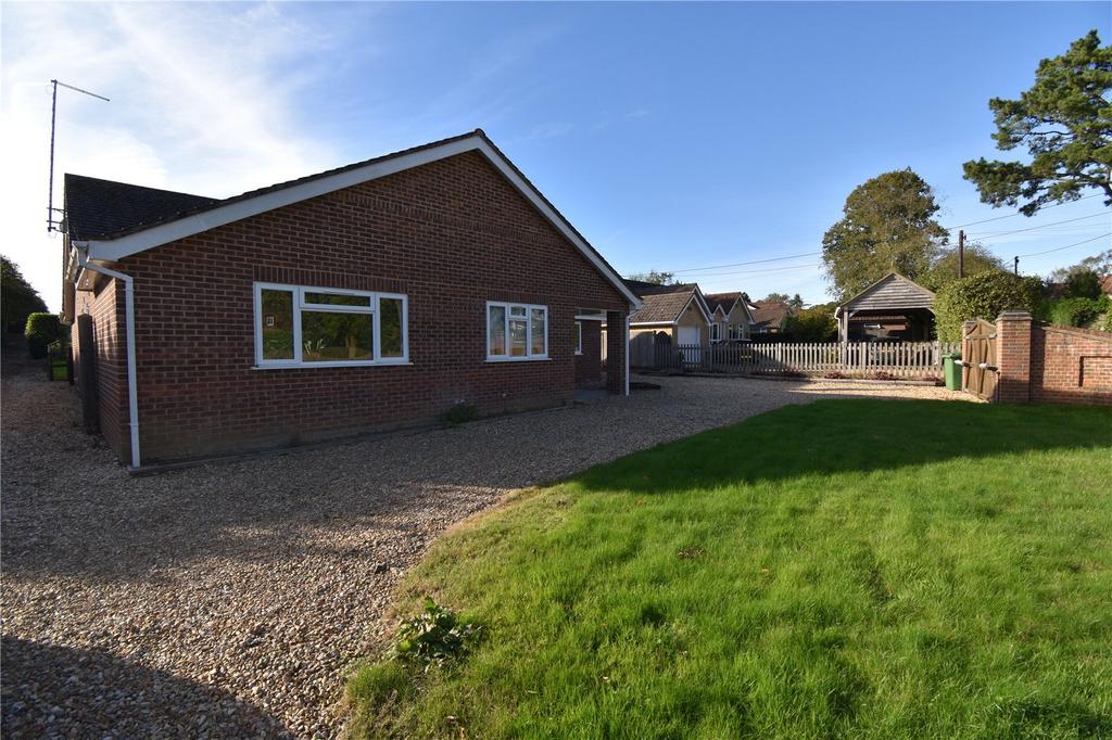 Medstead, Alton GU34 4 bed bungalow to rent £4,000 pcm (£923 pw)
