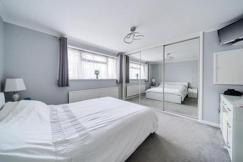 19 New Park Road, Ashford, TW15 1EG