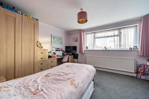 19 New Park Road, Ashford, TW15 1EG
