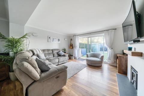 19 New Park Road, Ashford, TW15 1EG