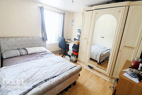 51 Hackney Close, Borehamwood, WD6 2SL
