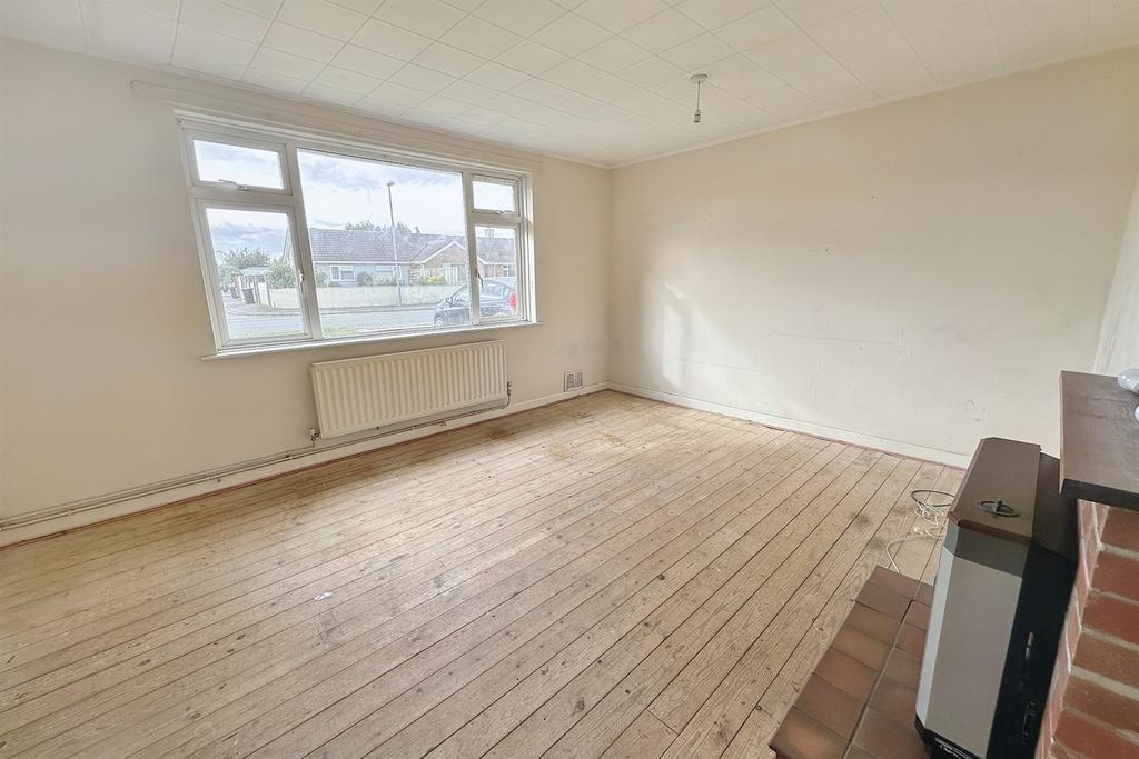 West Moors 3 bed semidetached bungalow for sale £315,000