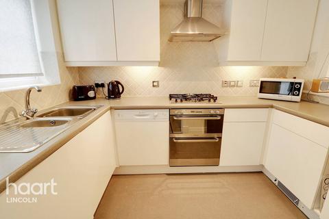 8 Bridge Walk, Burton Waters, Lincoln, LN1 2WR