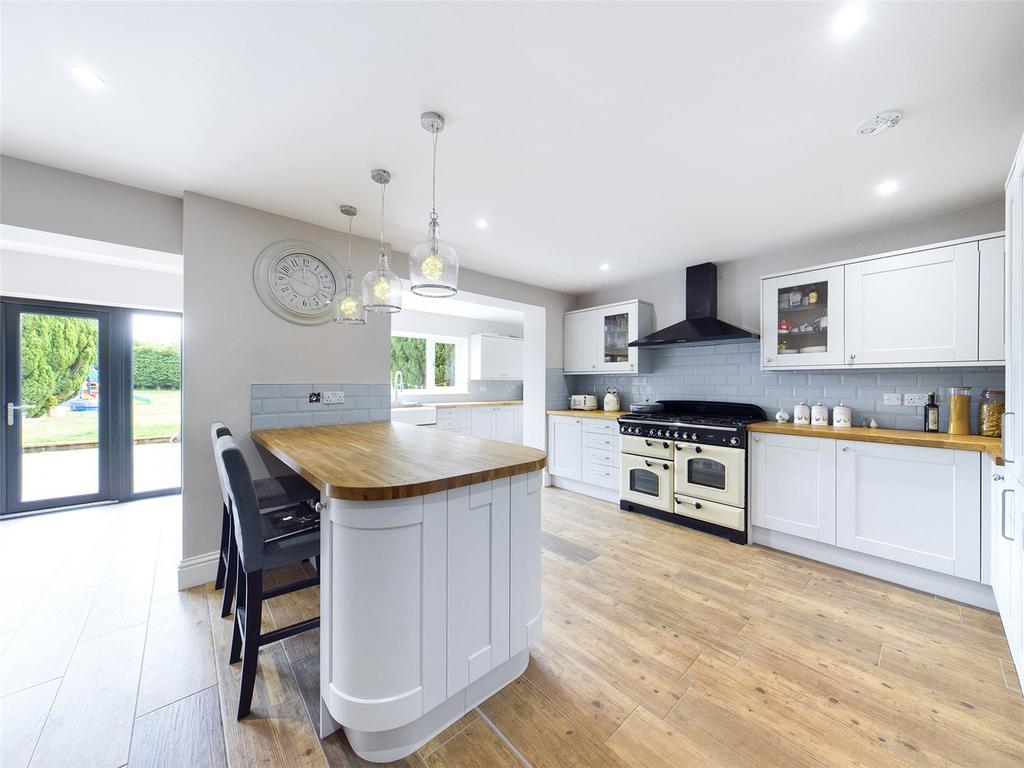Lincoln Road, Branston LN4 6 bed detached house for sale £500,000