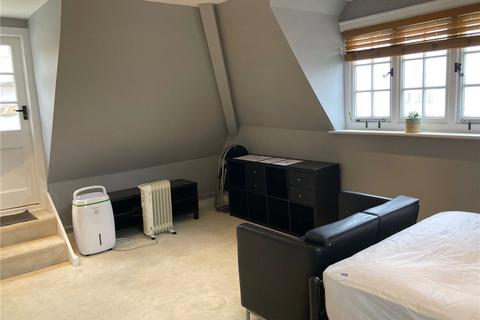 Studio to rent, Portsmouth Road, Guildford, Surrey, GU2