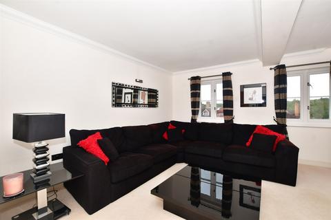 2 bedroom apartment for sale, Elizabeth Drive, Banstead, Surrey