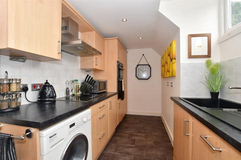 2 bedroom apartment for sale, Elizabeth Drive, Banstead, Surrey