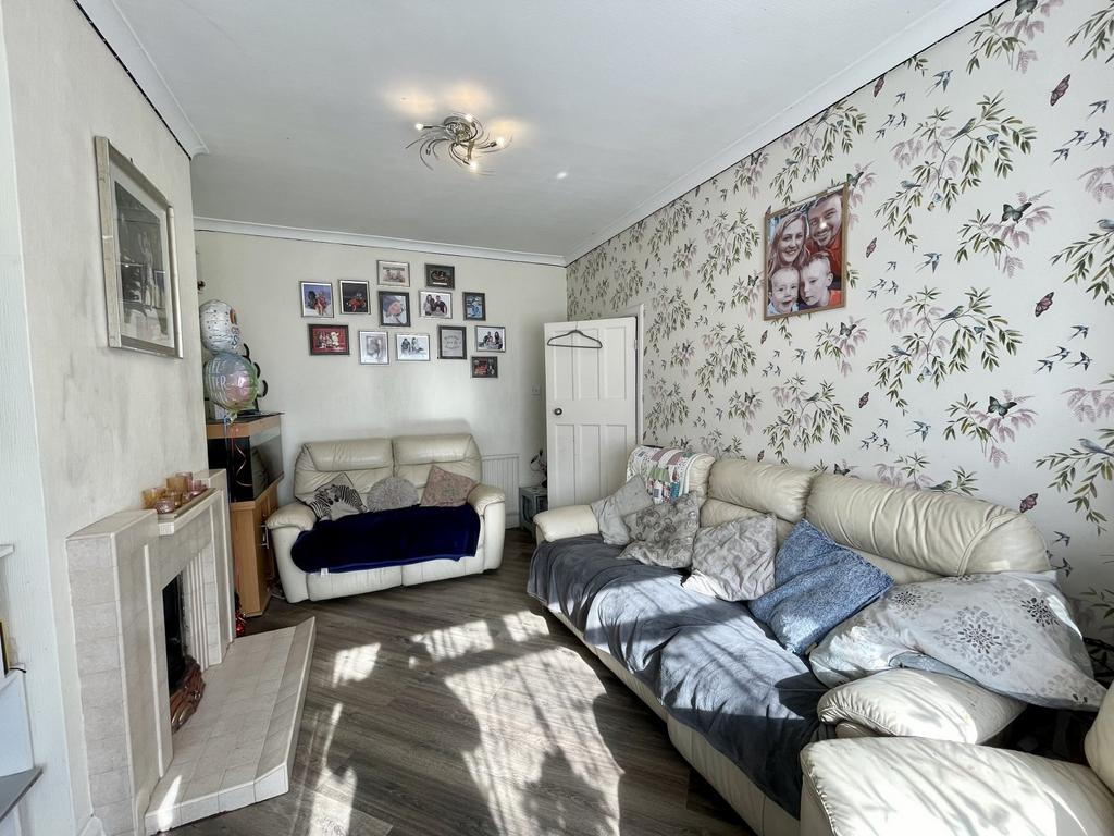Wentworth Road, SouthendonSea... 3 bed semidetached house for sale