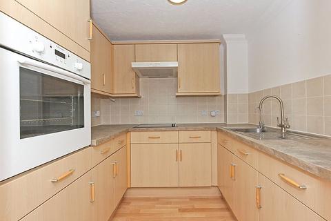 1 bedroom apartment for sale, East Street, Faversham, Kent, ME13