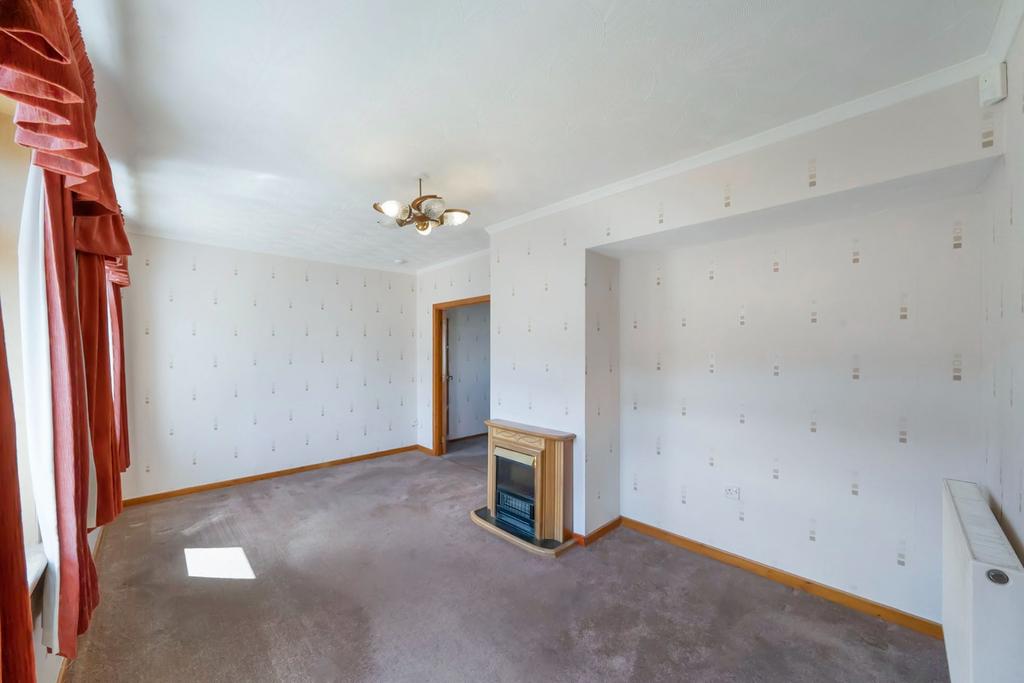 Menteith Road, Cornton, Stirling, FK9 3 bed end of terrace house for sale £130,000