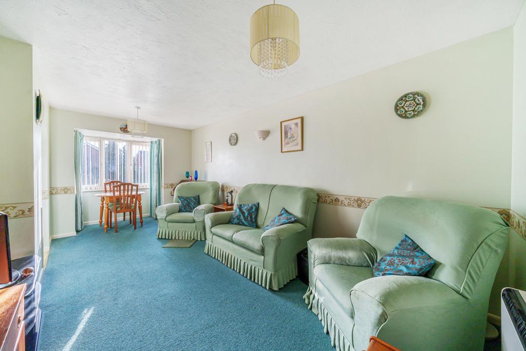 Shepperton Court, Shepperton Court Drive, Shepperton, TW17 2 bed flat