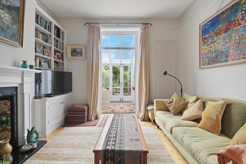 5 bedroom semi-detached house for sale, Lyndewode Road, Cambridge, Cambridgeshire, CB1.