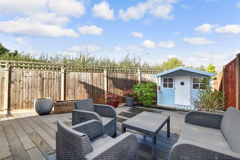 9 Cambridge Close, Langdon Hills, Basildon, SS16 6UW