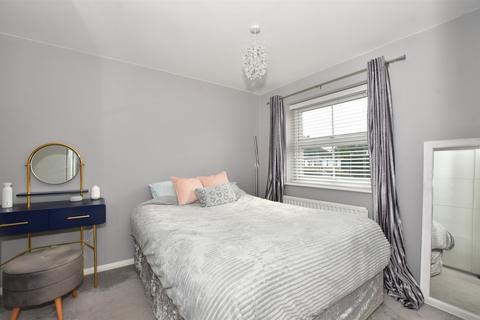 9 Cambridge Close, Langdon Hills, Basildon, SS16 6UW