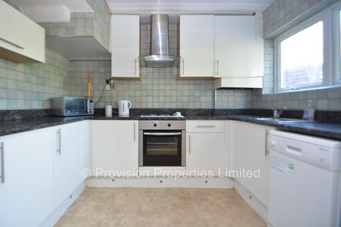 6 bedroom terraced house to rent, Mayville Road, Hyde Park LS6