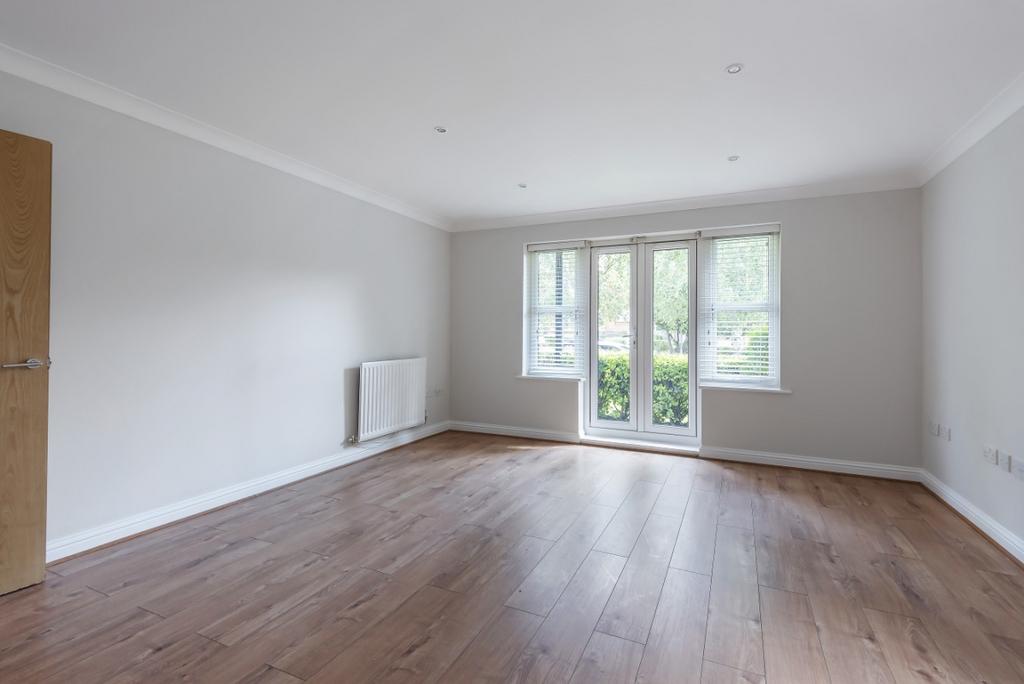 Beckenham Grove Bromley BR2 2 bed flat £1,900 pcm (£438 pw)