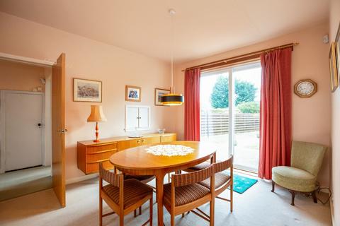 61 Silverknowes Gardens, Edinburgh, EH4 5ND