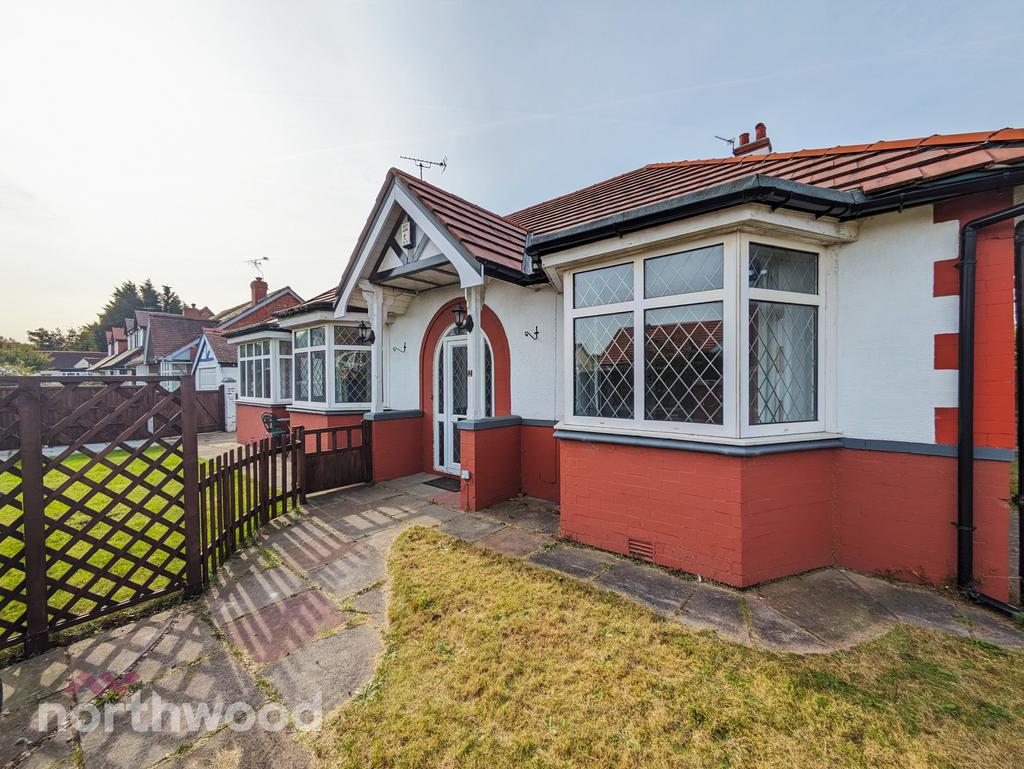 Fulwood Avenue, Southport, PR8 3 bed detached bungalow for sale £300,000