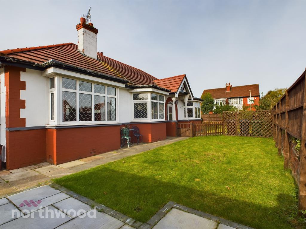 Fulwood Avenue, Southport, PR8 3 bed detached bungalow for sale £290,000