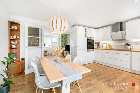 6 Hobbs Close, Cheshunt, Waltham Cross, EN8 0ED
