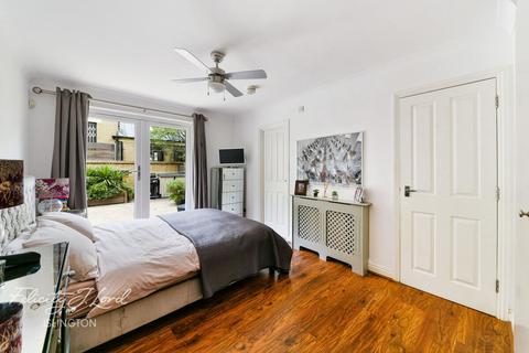 2 bedroom apartment for sale, City View Apartments, Essex Road, Islington, N1