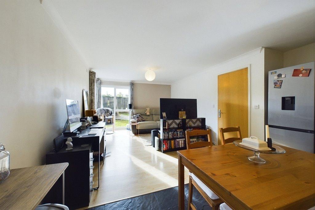 Carmichael Close, Ruislip, HA4 1 bed apartment for sale £260,000