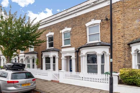 3 bedroom house to rent, Appach Road, Brixton