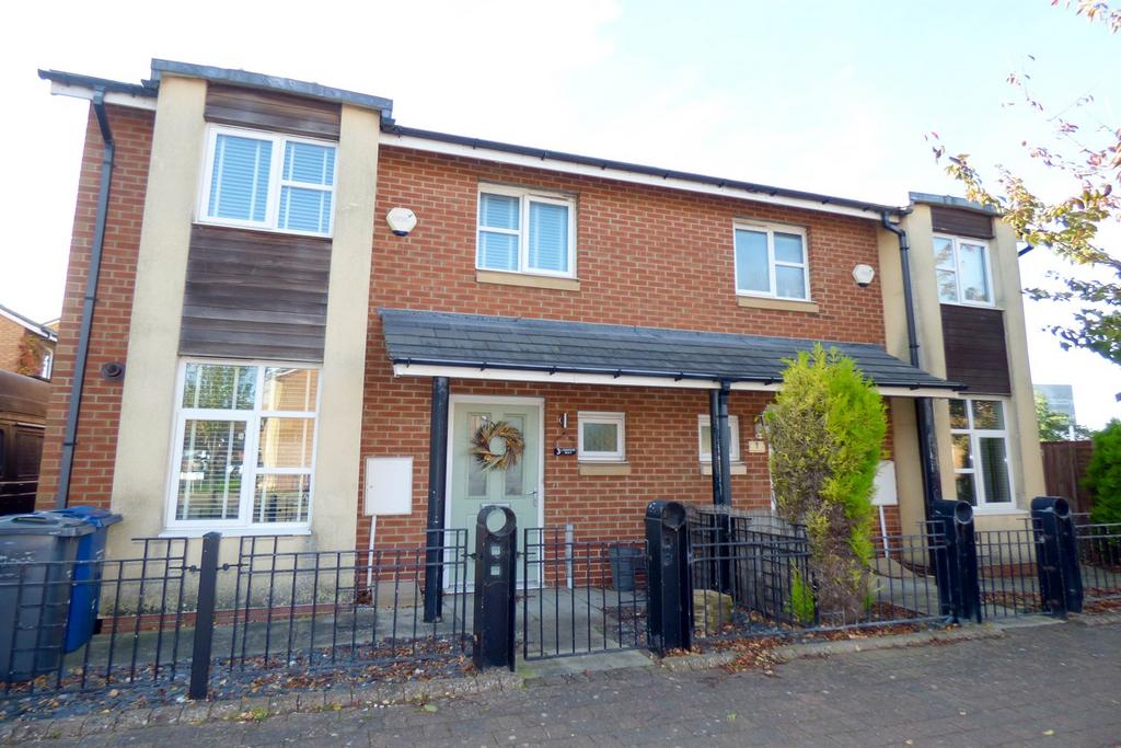 Lynwood Way, South Shields 3 bed semidetached house to rent £995 pcm