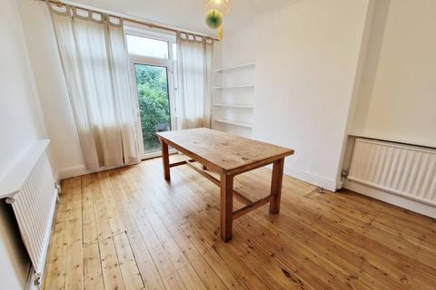 3 bedroom semi-detached house to rent - Harrow Road, Nottingham, Nottinghamshire, NG8 1FG