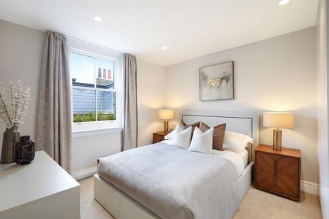 2 bedroom maisonette to rent, London W1U