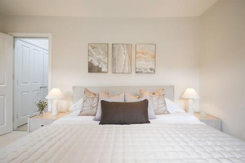 2 bedroom maisonette to rent, London W1U