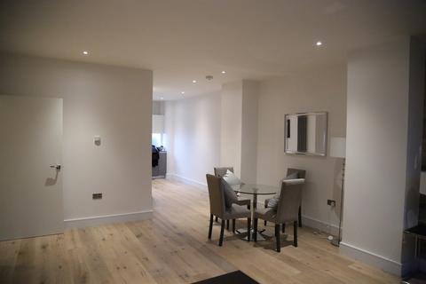 2 bedroom flat for sale, Carlow Street, London NW1